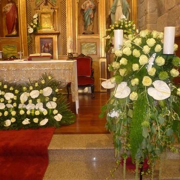 Imágenes de decoración floral de iglesias en OURENSE